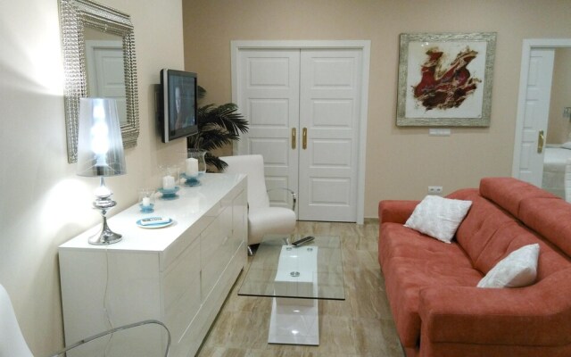 Apartment With 2 Bedrooms in Sevilla, With Wifi