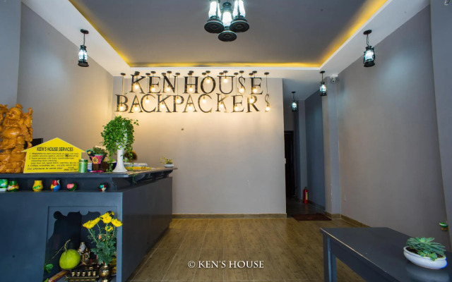 Ken's Backpackers Hotel