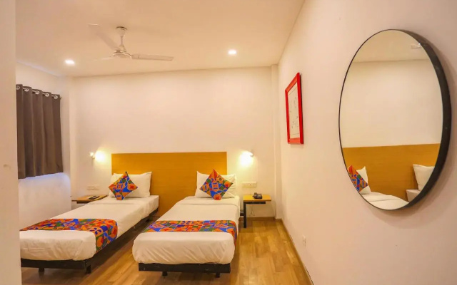 F9 Paschim Vihar by Fabhotel