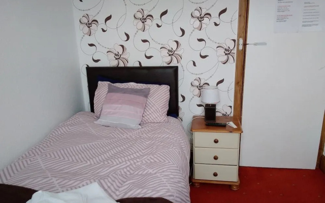 Whiteways Hotel