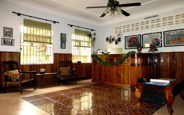 Baphuon Villa
