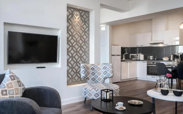 Urban Nest - Suites & Apartments