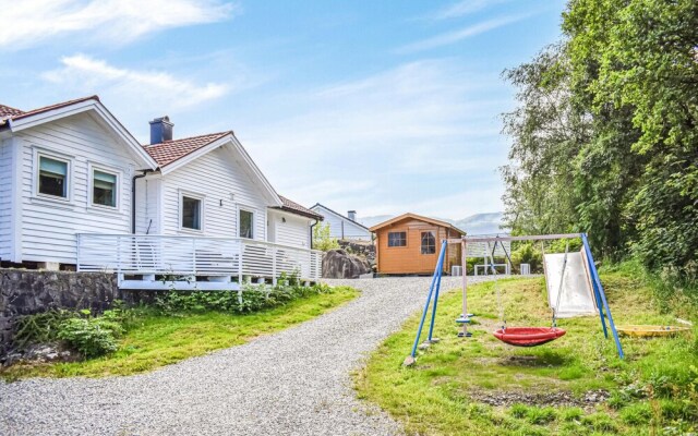 Awesome Home in Skånevik With 3 Bedrooms and Wifi