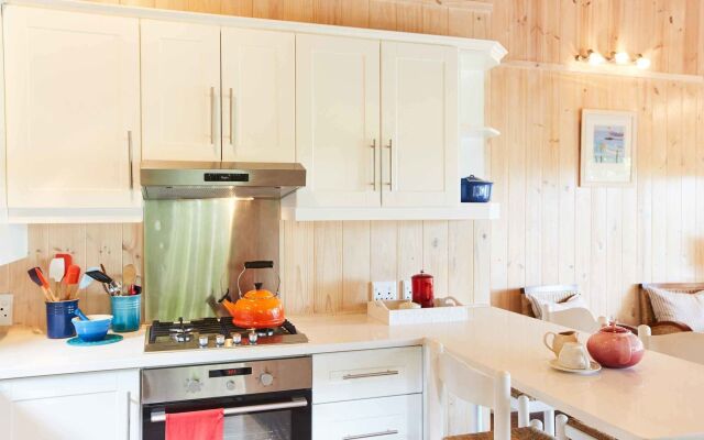 Under Milkwood Resort