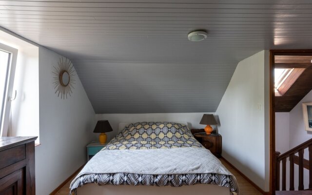 Modern Holiday Home in Plouhinec France with Sea Nearby