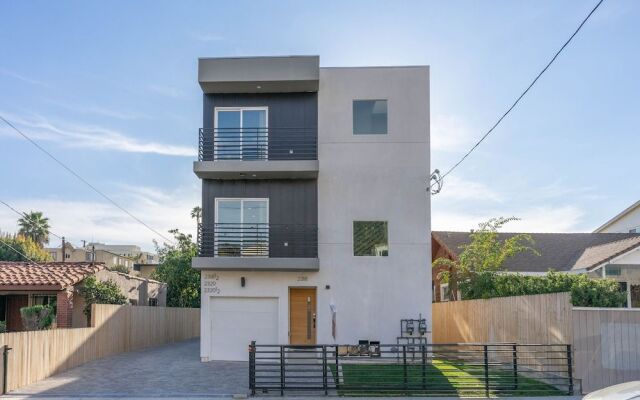 Downtown LA Stylish Suites