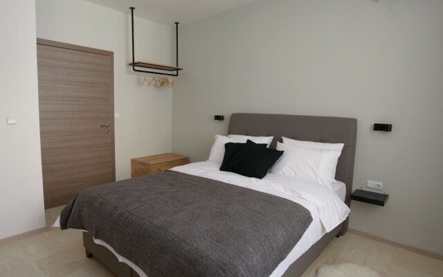 halu! Modern City Center Apartment