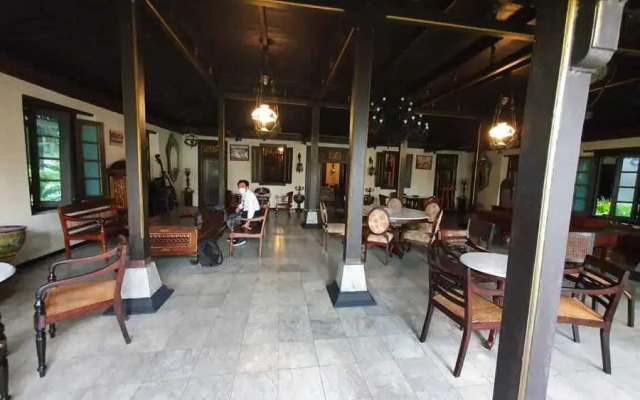 Cakra Homestay Solo RedPartner