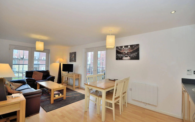 Racecourse Serviced Apartments
