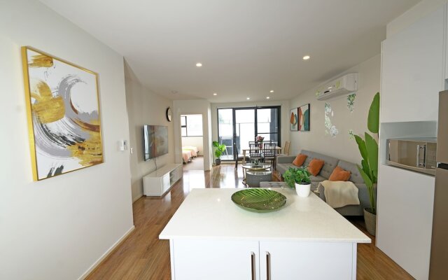Preston Spacious 2-BRM Apt. Free-Parking