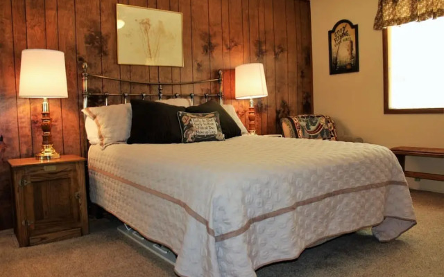 Cabin with Foosball-Southern Comfort