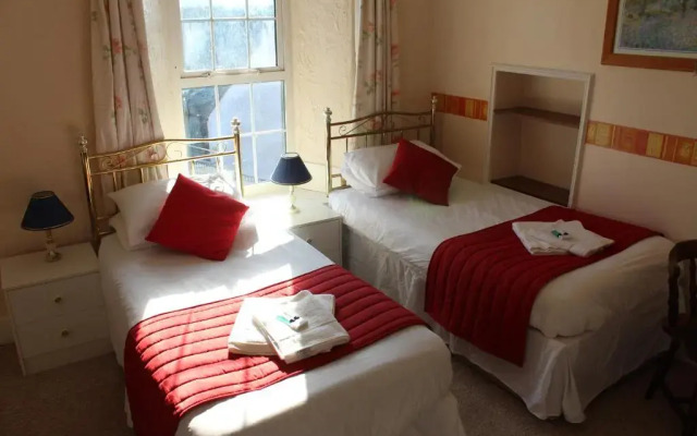 The Middlegate Hotel