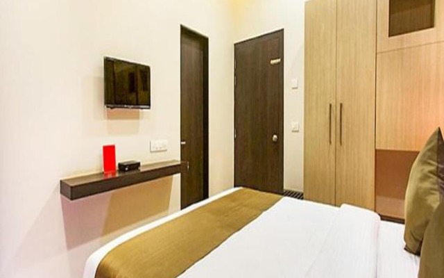 Fabhotel Shree Sai Residency