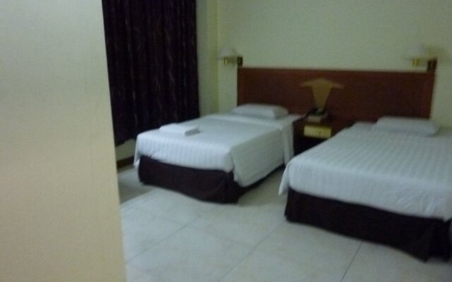 OYO 11342 Liwah Hotel Near Hospital Umum Sarawak