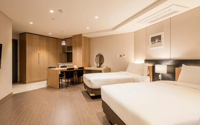 The First Stay Hotel
