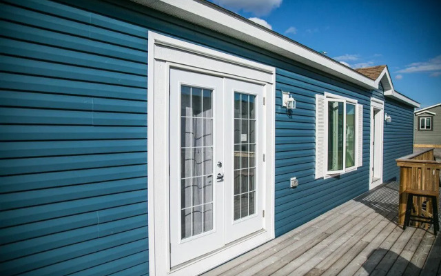 Lou & Francis Guest House