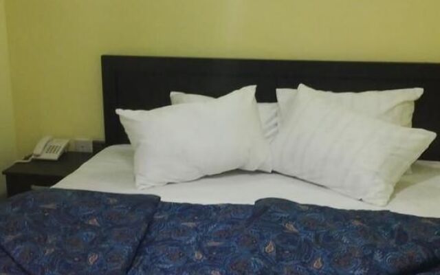 Queen Idia Suites