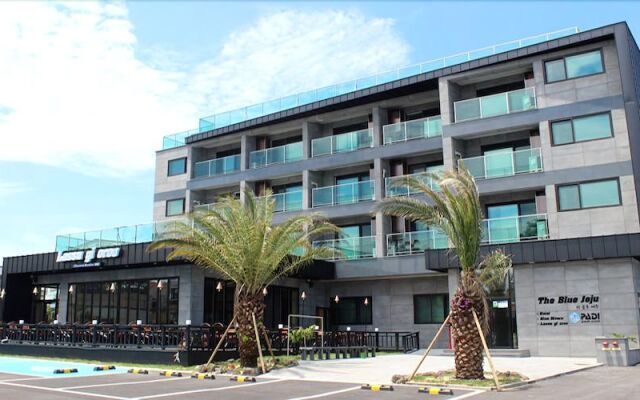 The Blue Jeju Guesthouse - Hostel