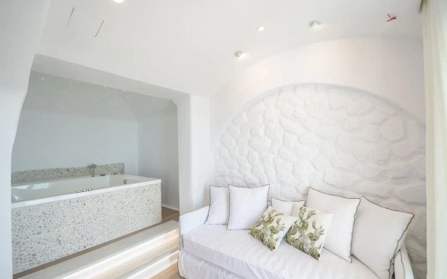 Cyano Suites