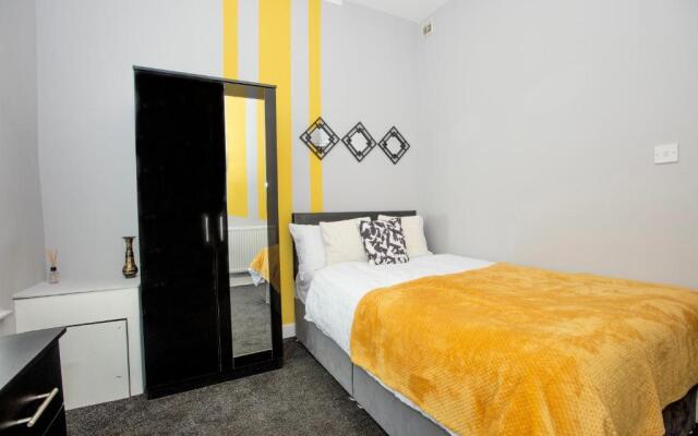 Entire 5 Bed House - Weekly Discounts - By Centre