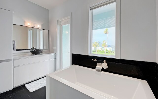 1893bays 5 Bedroom Home