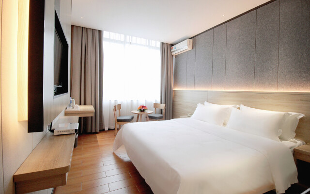 Wenxing Hotel (Zhuhai Xiangzhou Station Riyuebei Opera Theater)