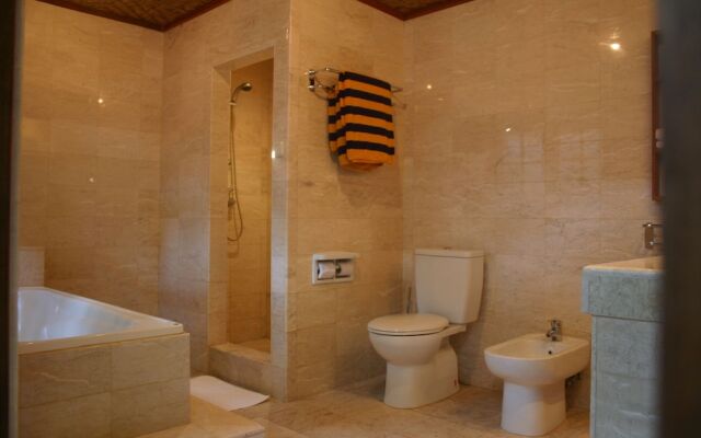 Nusa Indah Bungalows & Villa