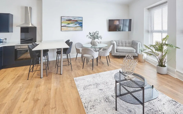 Host Stay Anchors Away