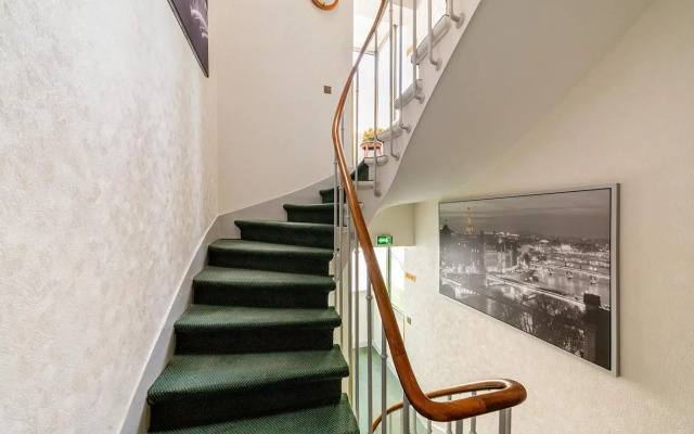 Crystal Hotel