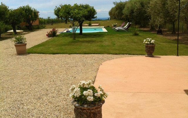 House With 2 Bedrooms in Modène, With Wonderful Mountain View, Private