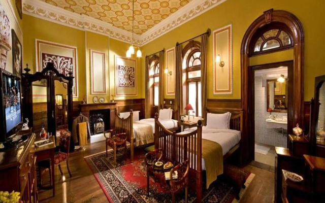 WelcomHeritage Fernhills Royal Palace