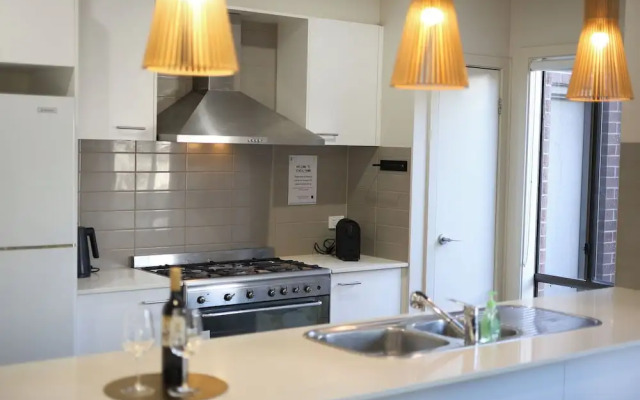 StayAU Pakenham 5 BRM Oasis Pet-friendly