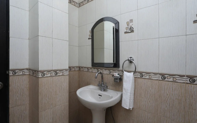 OYO 14875 The Imperial Residency