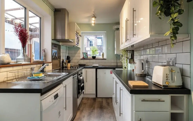 Lowell Street - Cosy 2 BD in Worcester