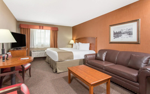Canmore Inn & Suites