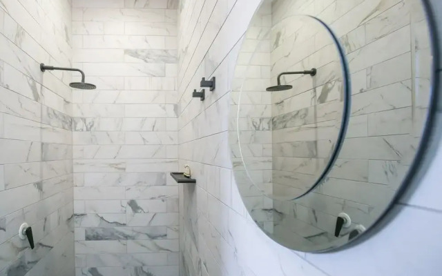 Indulge Apartments -The Urban Collection