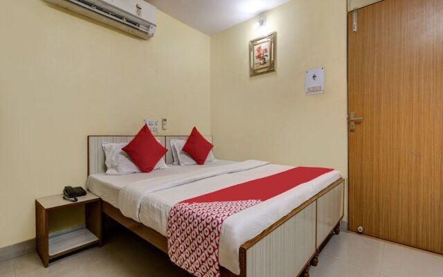 OYO 24888 Hotel Sham Palace