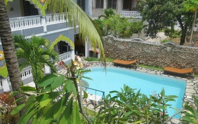 Villa Tuffah 3 Minutes Walk to the Beach - The Villa Comprises
