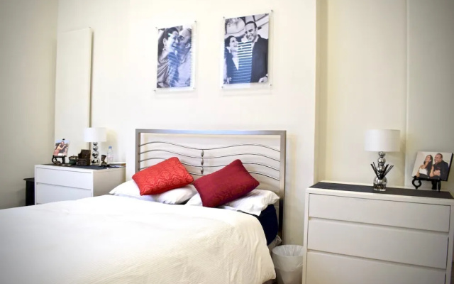 3 Bedroom Apartment in Kensington