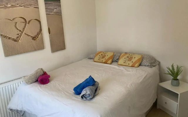Cozy 4 Bed Flat in Islington London