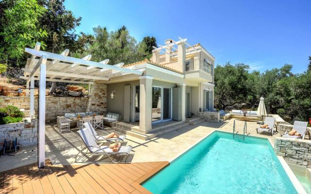 Apeiron II Villa - Sunny Modern Pool - Walk to Gaios