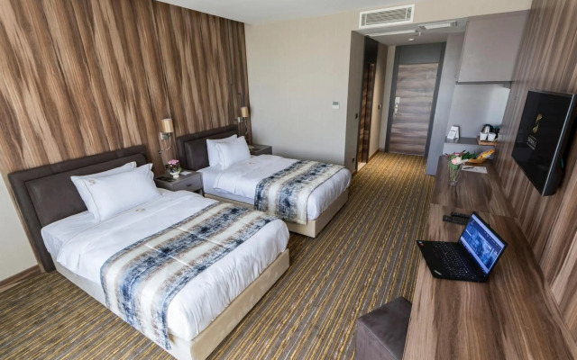 Shimall Hotel
