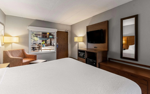 Best Western Bridgeview Hotel