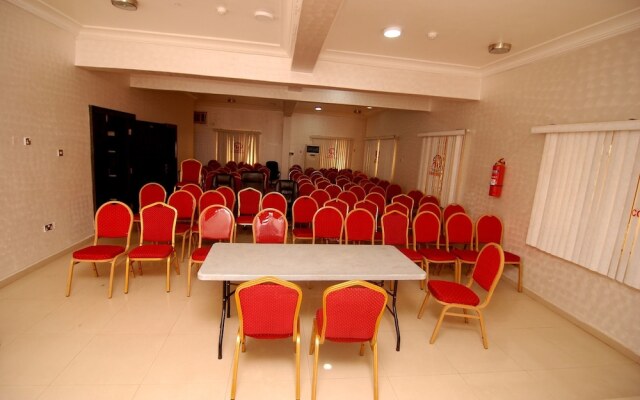 Elomaz Hotels, Abuja