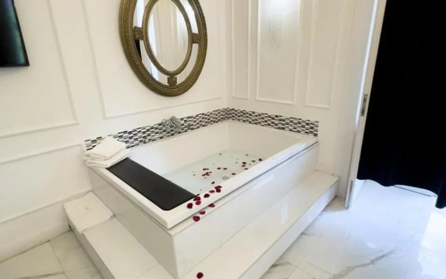 Sinagoga JACUZZI SUITE