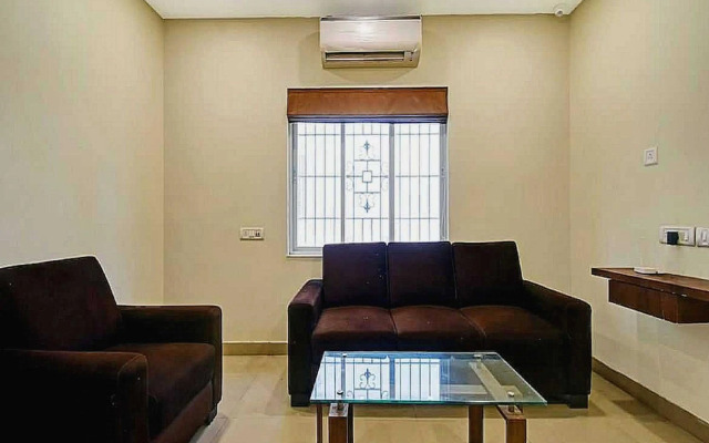 Collection O 80638 Roshans Inn