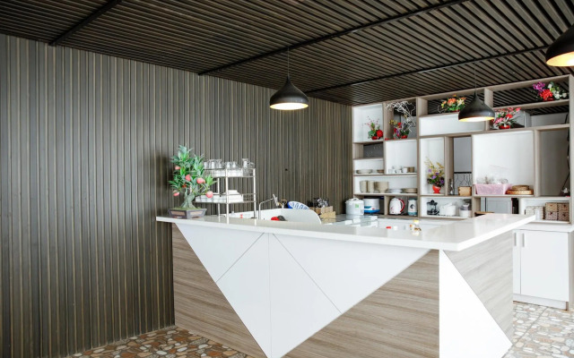 Skyhouse Hotel