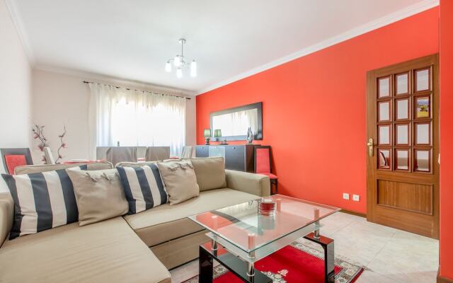 Espinho Family Stays Apartment