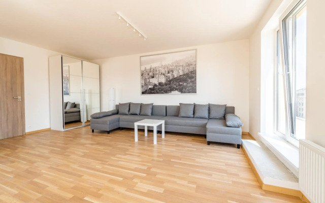 Penthouse with panoramic city view in Elite Rezidence