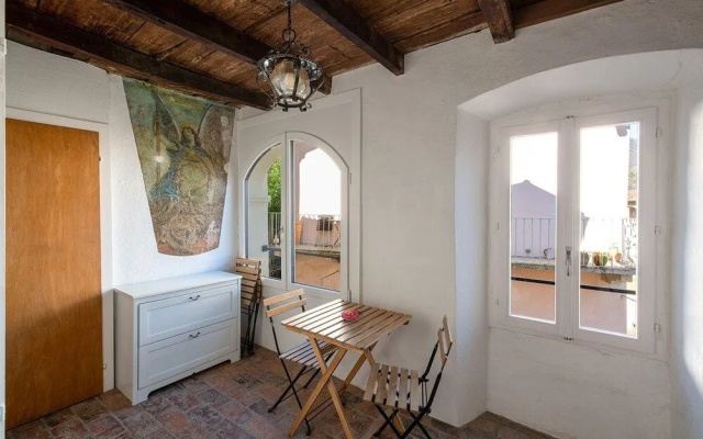 Historical Caslano Apartments